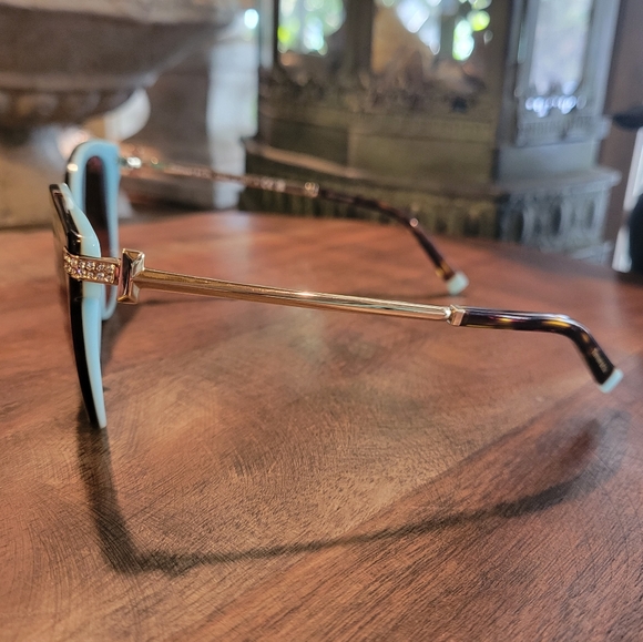 Tiffany & Company TF4193b Sunglasses in Havanah Brown on Tiffany Blue MA#460 - Picture 8 of 17